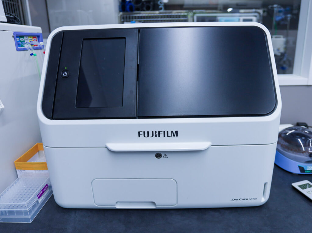 血液生化学検査機器
ドライケム 7000V